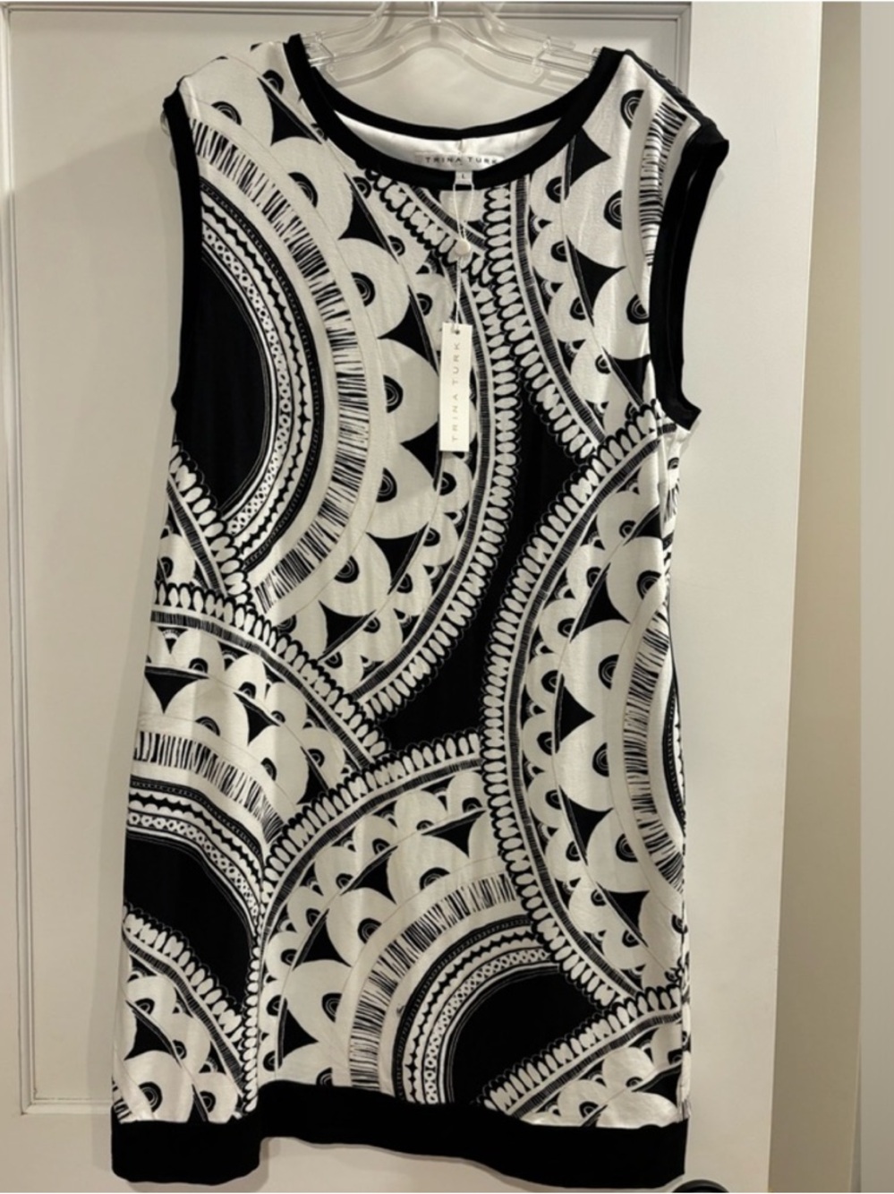 Trina Turk NEW Zinnea Sleeveless Sheath Dress Black White Pattern Womens Large